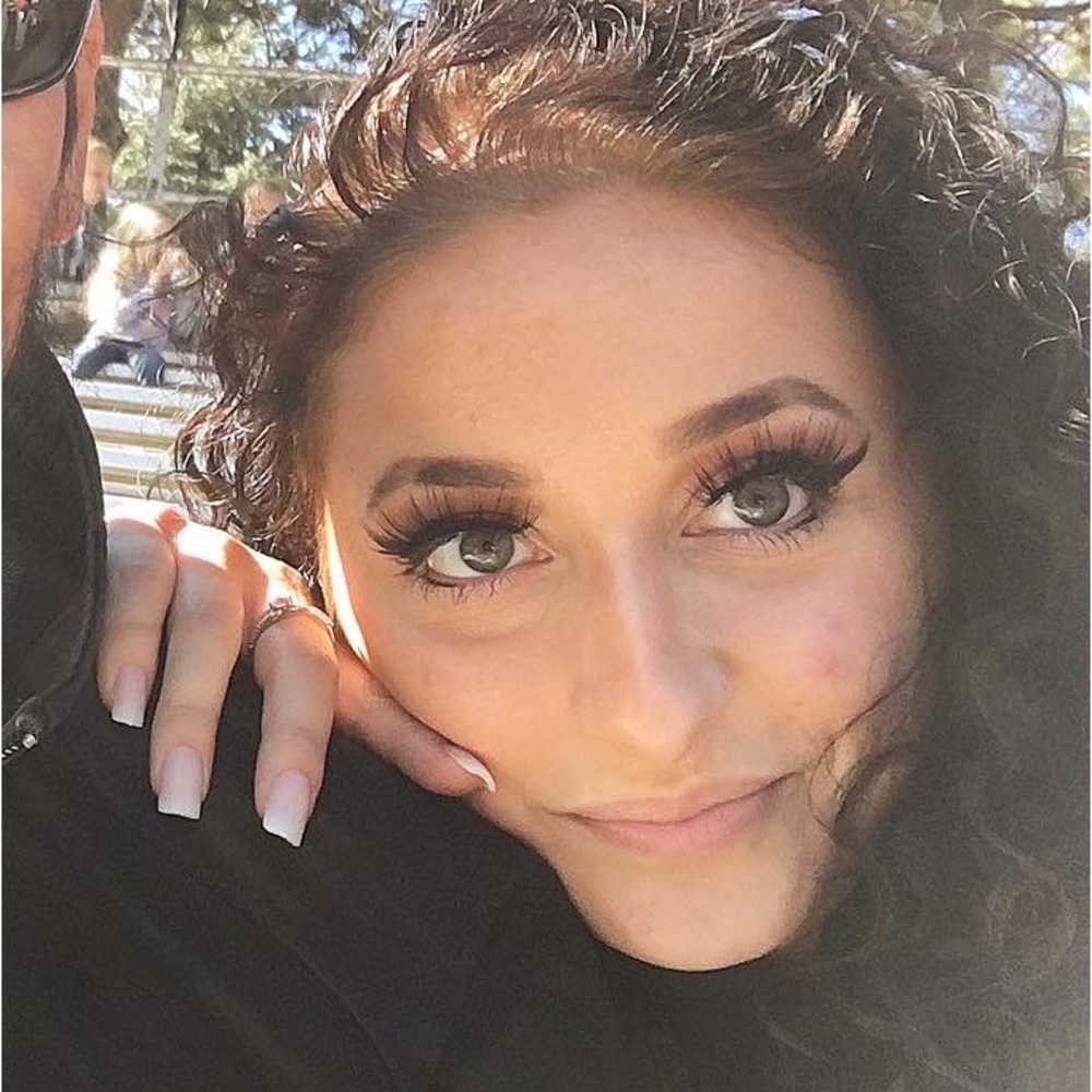 Meet your Posher, Julia